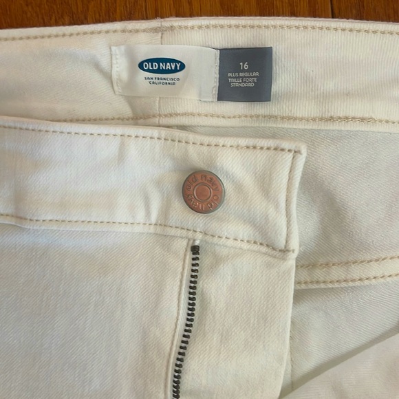 Old Navy‎ Denim Off-White Shorts - Picture 6 of 12